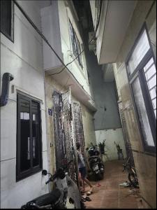 Nhà 5 Tầng Mới Xây Đầy Đủ Công Năng! Gần Trung Tâm Huyện Thanh Trì