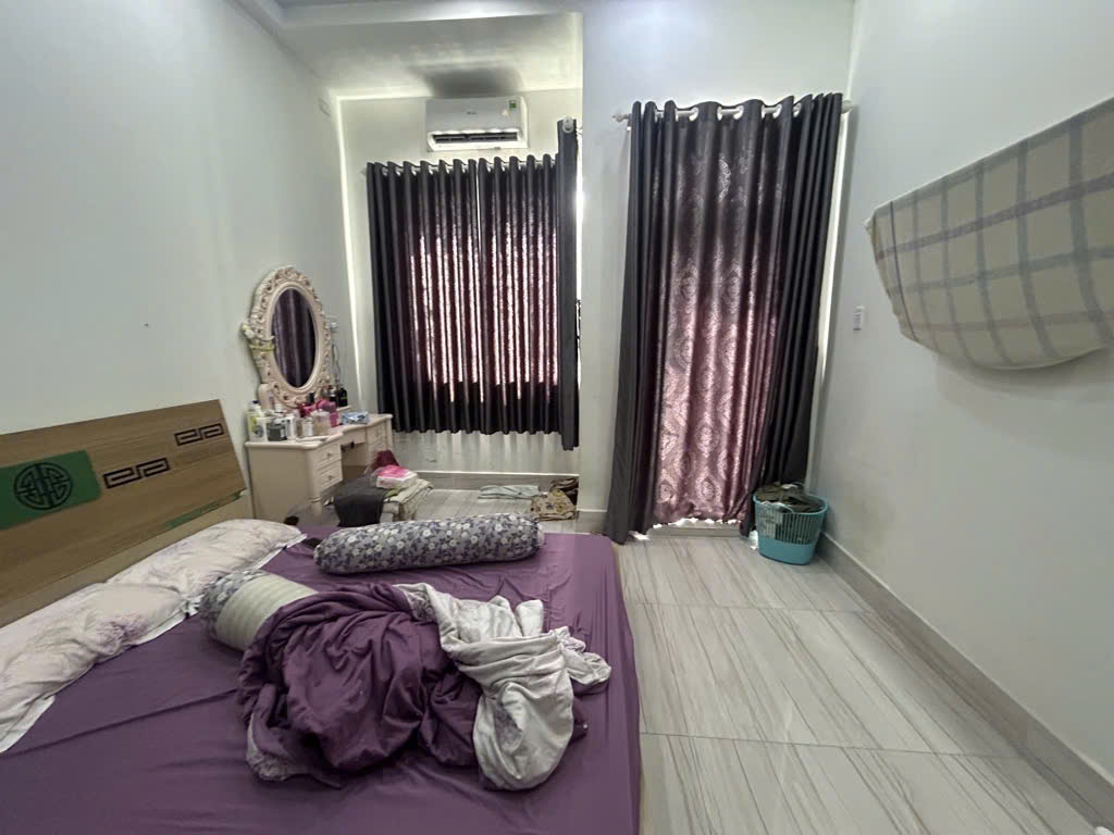 MẶT TIỀN KINH DOANH PHÚ ĐỊNH Q8-9.2 TỶ- 88M2-NGANG 3.8M