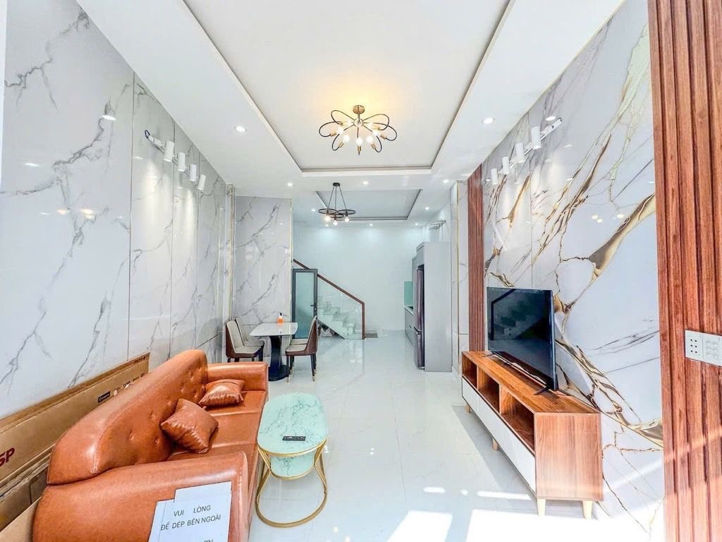 Bán nhà đường Trần Thị Trọng, nhà cực đẹp trong khu, 5 tầng hiện đại