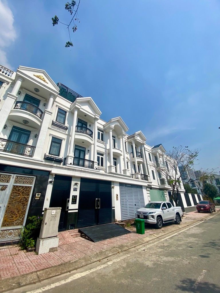 BIỆT THỰ SIÊU ĐẸP, 9.8 TỶ, 5X20M