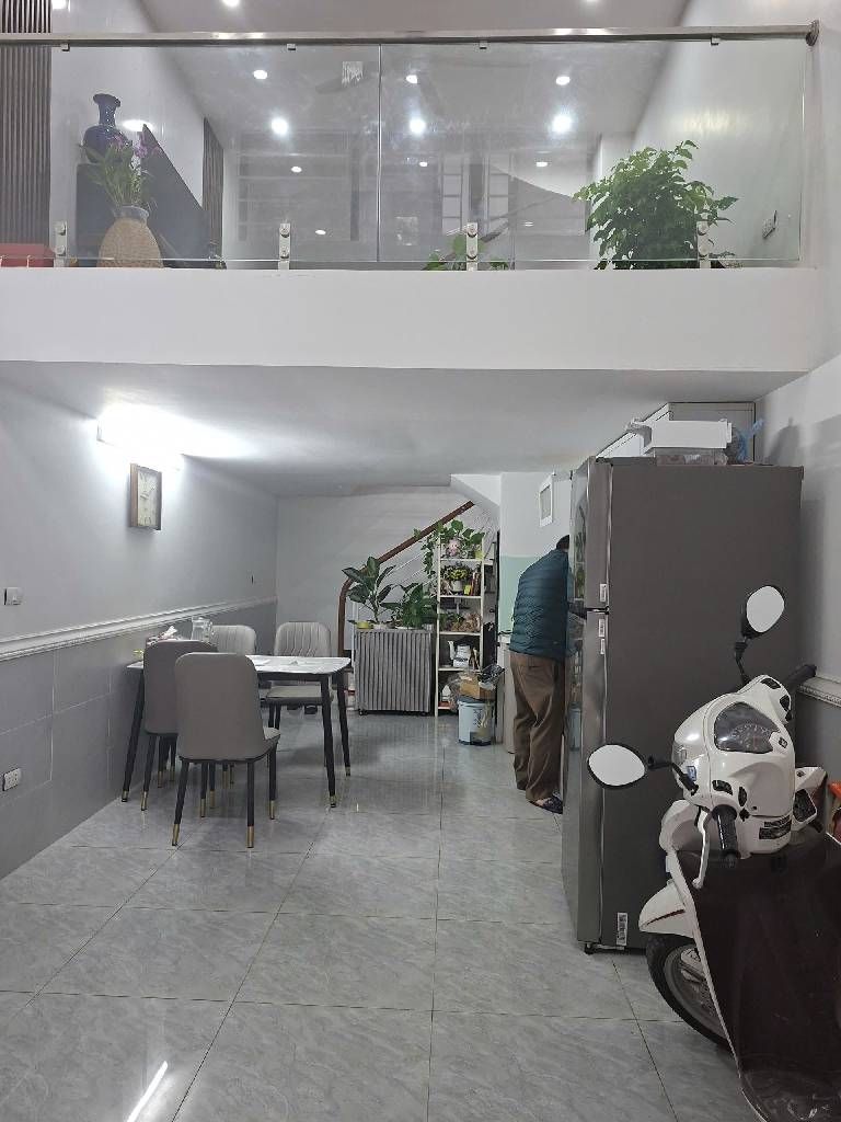 CỰC GẦN MP CHỈ 50M - NGÕ Ô TÔ NHỎ  - KINH DOANH ONLINE-  NỘI THẤT ĐẸP VỀ Ở LUÔN : 33/37 m2 14.3 TỶ ĐỐNG ĐA