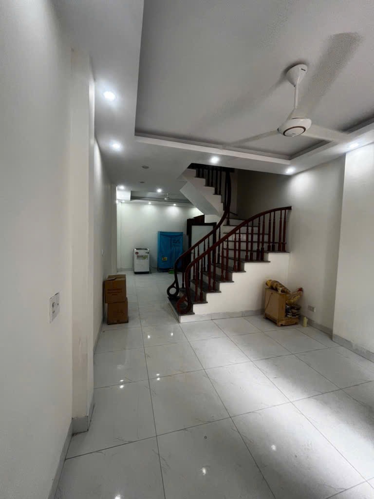 BÁN NHÀ Ngô Quyền 33m trước nhà ô tô tránh dừng đỗ ngày đêm,