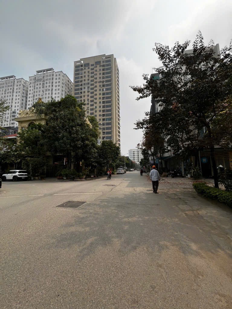 BÁN NHÀ Ngô Quyền 33m trước nhà ô tô tránh dừng đỗ ngày đêm,