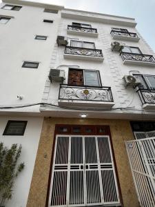 BÁN NHÀ Ngô Quyền 33m trước nhà ô tô tránh dừng đỗ ngày đêm,