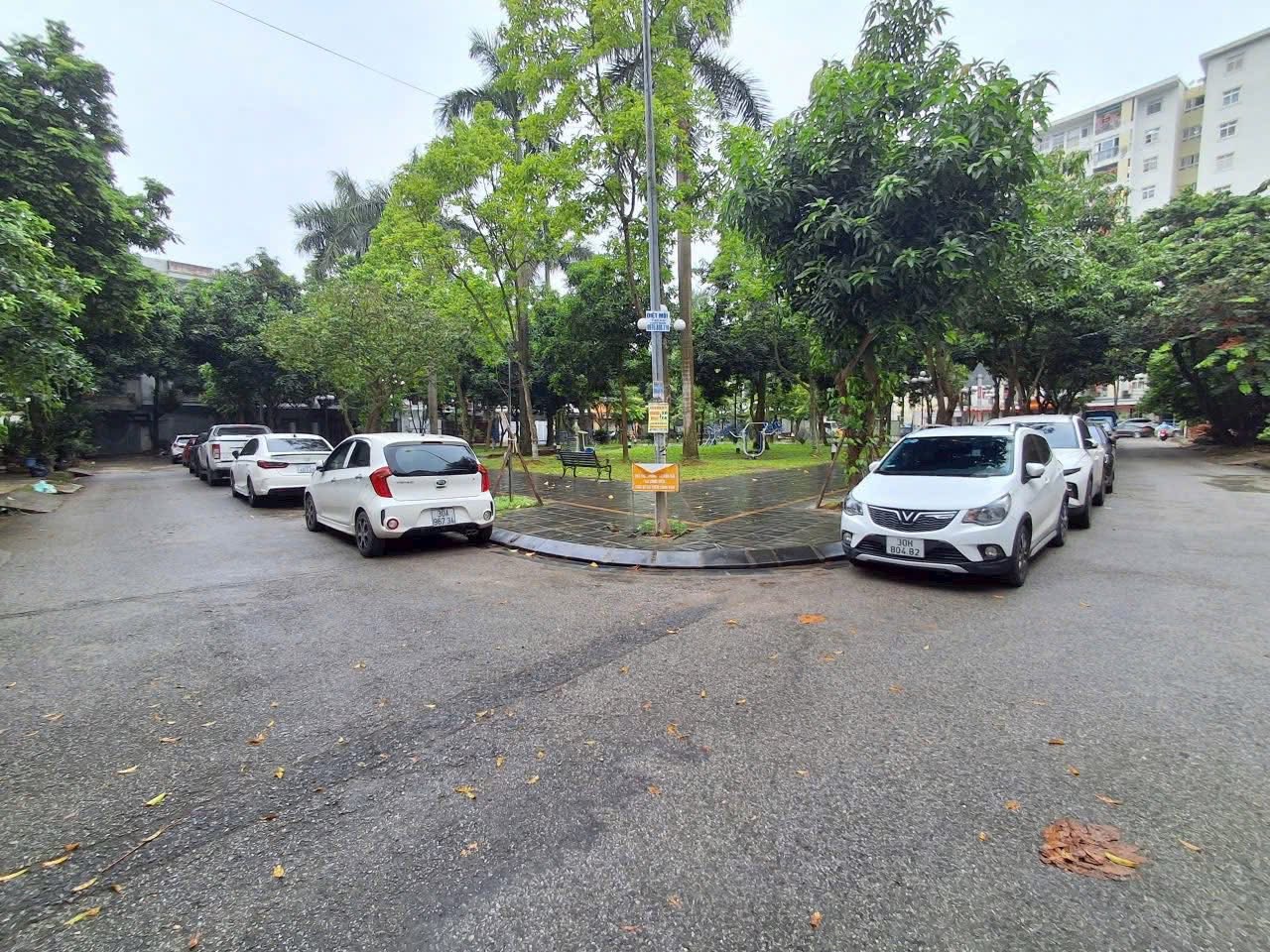 HOA HẬU LONG BIÊN 5 TẦNG Ô TÔ ĐỔ CỬA - CẦU THANG MÁY