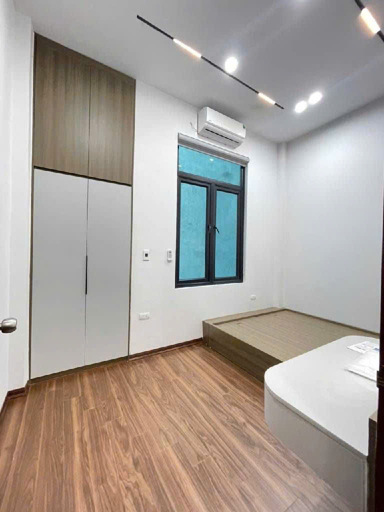 BÁN NHÀ KIM GIANG – SÁT MẶT PHỐ – 2 THOÁNG TRƯỚC SAU - 8.6 TỶ