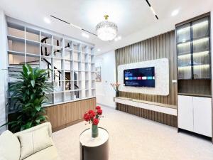 BÁN NHÀ KIM GIANG – SÁT MẶT PHỐ – 2 THOÁNG TRƯỚC SAU - 8.6 TỶ