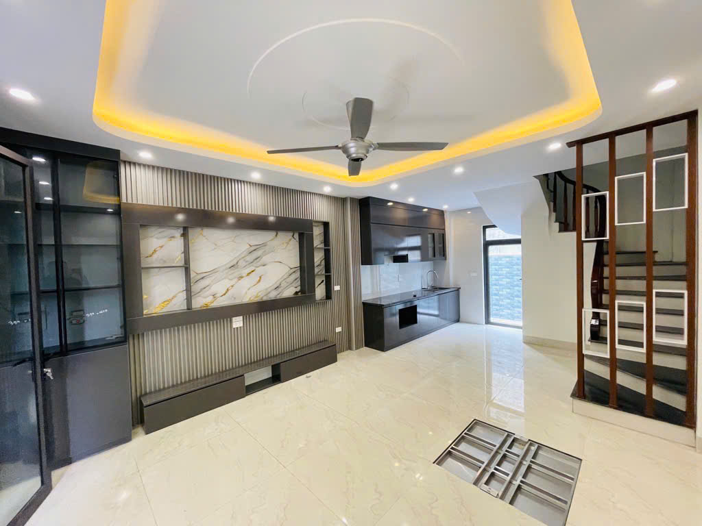 Bán nhà Kiến Hưng, lô góc 3 mặt thoáng, vài bước ra ô tô, 3 tầng dân xây chắc chắn, 62m2, 8tỷ9