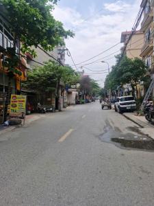 Bán nhà Đa Sỹ chính chủ, lô góc 2 mặt thoáng, ngõ rộng thông thoáng vài bước ra ôtô, mặt tiền rộng