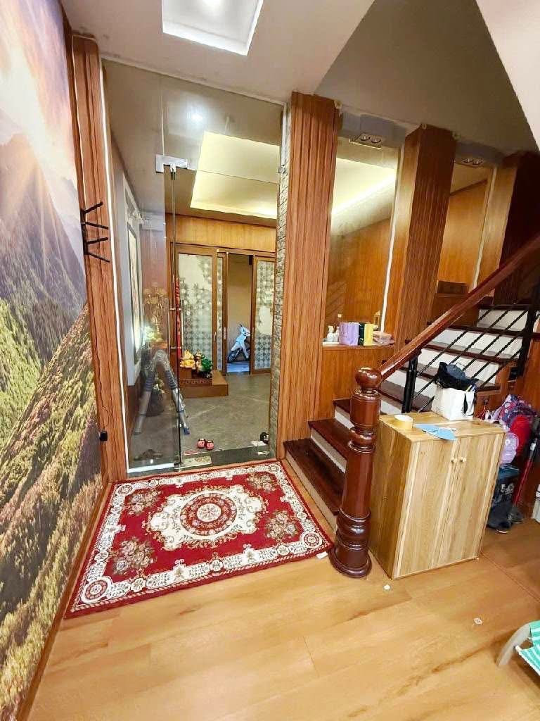 Chủ nhà cần bán gấp, ngõ tránh ba gác, diện tích 45m2, giá nhỉnh 10 tỷ