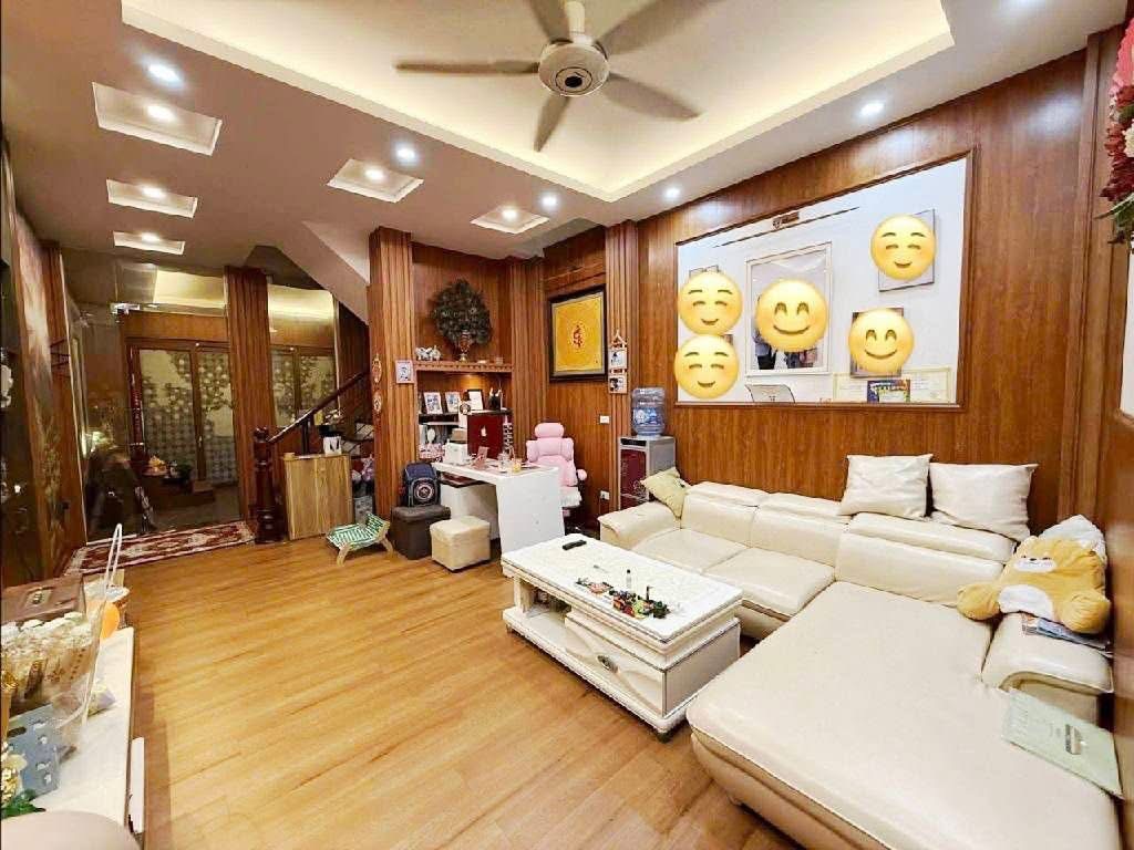 Chủ nhà cần bán gấp, ngõ tránh ba gác, diện tích 45m2, giá nhỉnh 10 tỷ