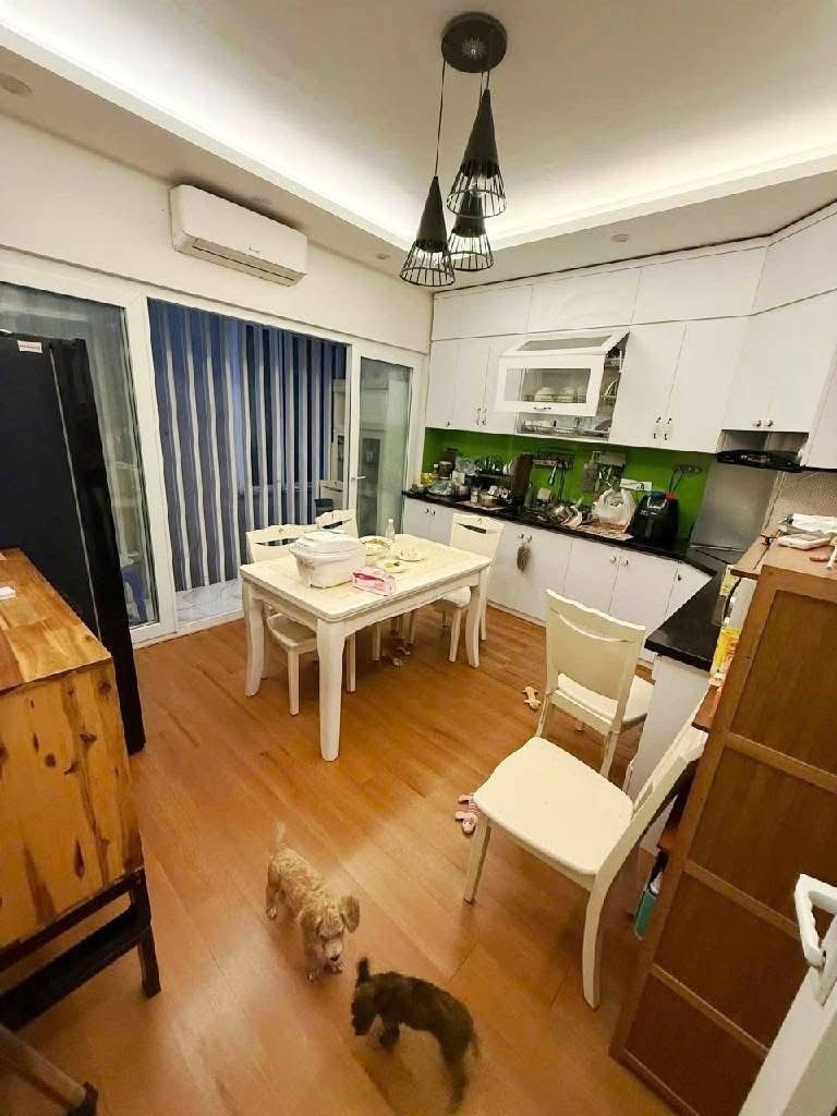 Bán nhà Kim Mã gấp, ngõ Camry né Sh, diện tích 50m2 , giá nhỉnh 9 tỷ