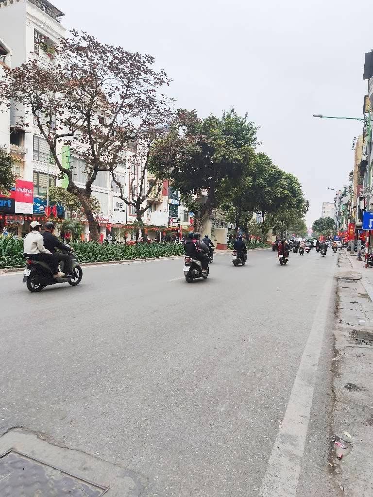 Bán nhà Kim Mã gấp, ngõ Camry né Sh, diện tích 50m2 , giá nhỉnh 9 tỷ