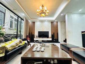 Chủ nhà bán gấp, ngõ Sh tránh nhau, diện tích 44.5m2, giá chào 12 tỷ