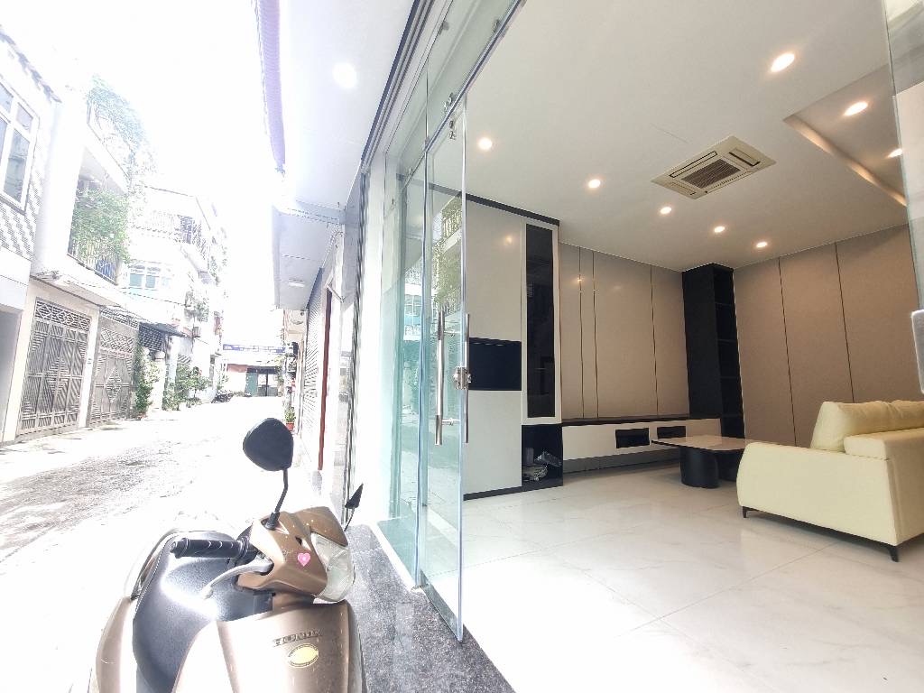 Bán nhà lô góc đường tựu liệt