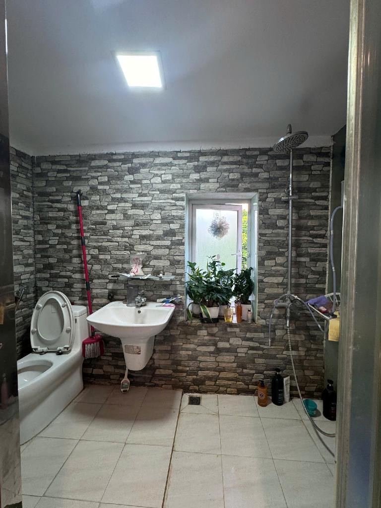 TẬP THỂ  LÔ GÓC TRUNG TÂM QUẬN HAI BÀ TRƯNG - SÁT HOÀN KIẾM - TOÀN CÁN BỘ VÀ BÁC SĨ Ở - TIỆN ÍCH NGAY CẠNH BVQĐ 108 VÀ BV HỮU NGHỊ VIỆT - XÔ