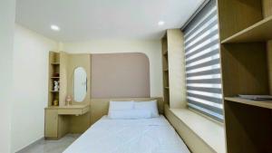 BÁN NHÀ NHỈNH 5 TỶ - NHÀ 4 TẦNG 23574UTR