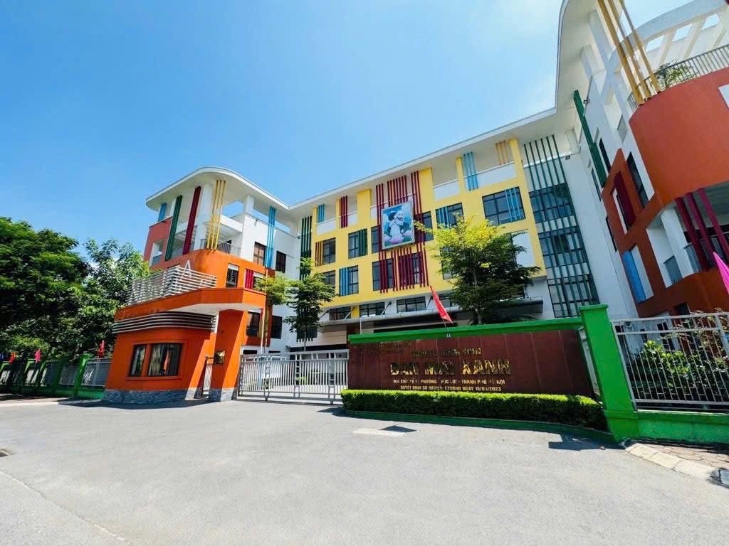 Bán nhà mặt phố phúc lợi