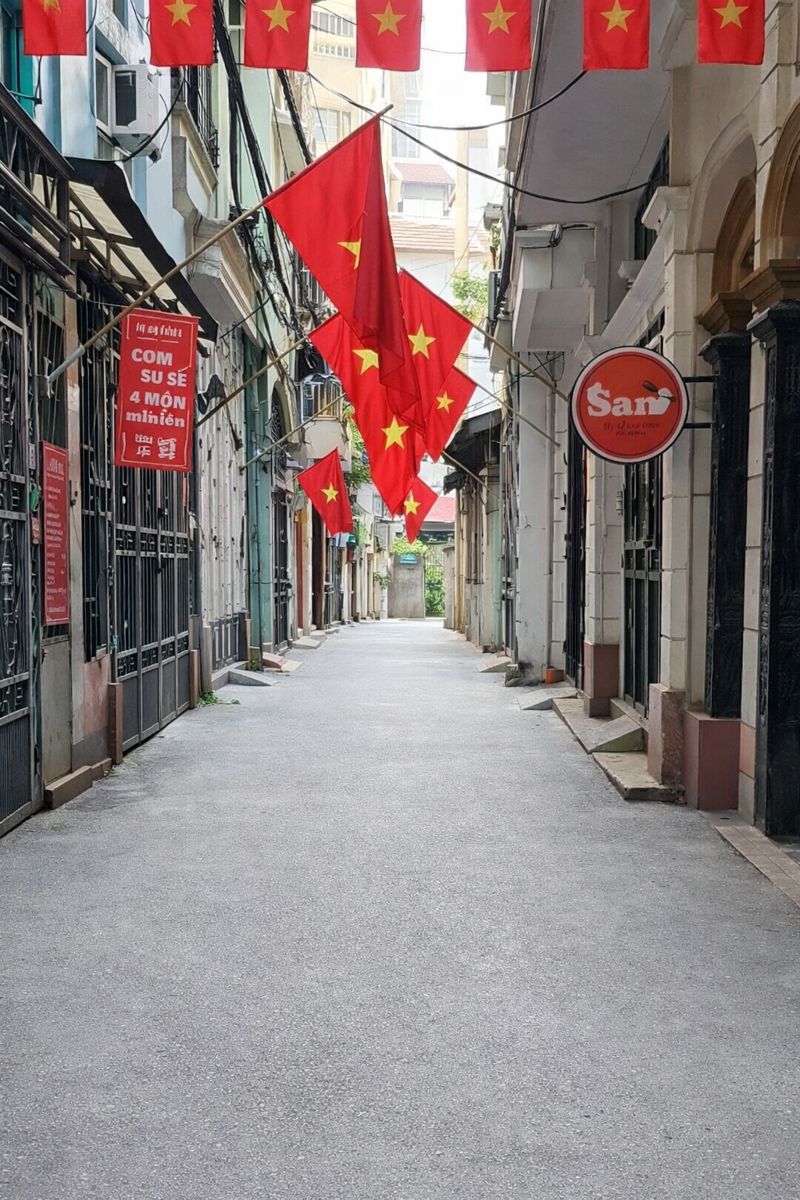 CĂN HỘ DỊCH VỤ - 5 TẦNG - 48.8 M - 7 PHÒNG KHÉP KÍN CHO THUÊ - TRUNG TÂM CẦU GIẤY - TÀI CHÍNH 9 TỶ