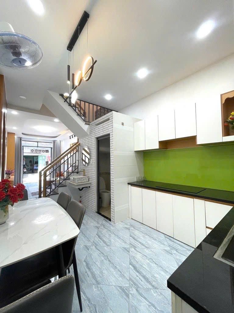 MẶT TIỀN KINH DOANH SẦM UẤT – NGAY GÓC NGÃ TƯ-76m2 - 3 tấng giá 6 tỷ