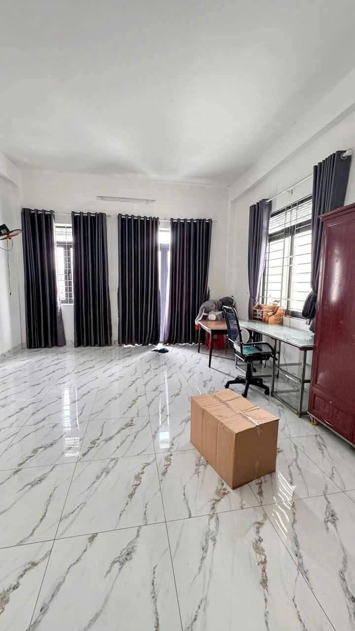 Nhà mặt phố.khu kinh doanh tốt