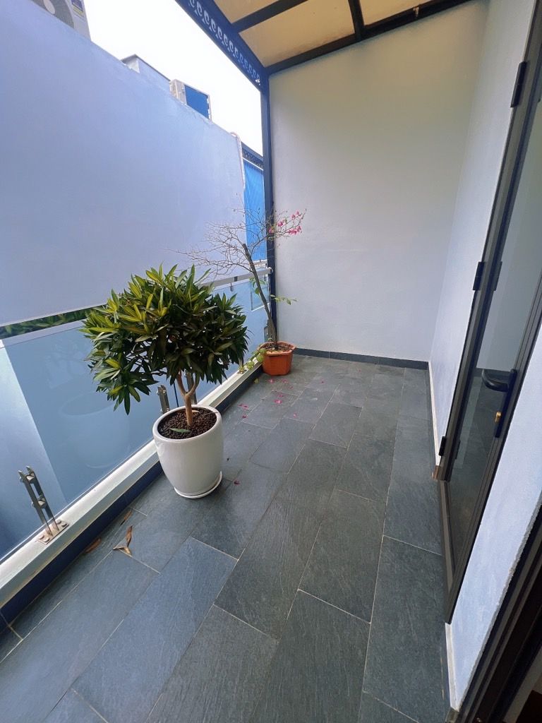 8X TỶ 5 TẦNG THANG MÁY ( MỚI ) SAU LƯNG PHẠM VĂN ĐỒNG