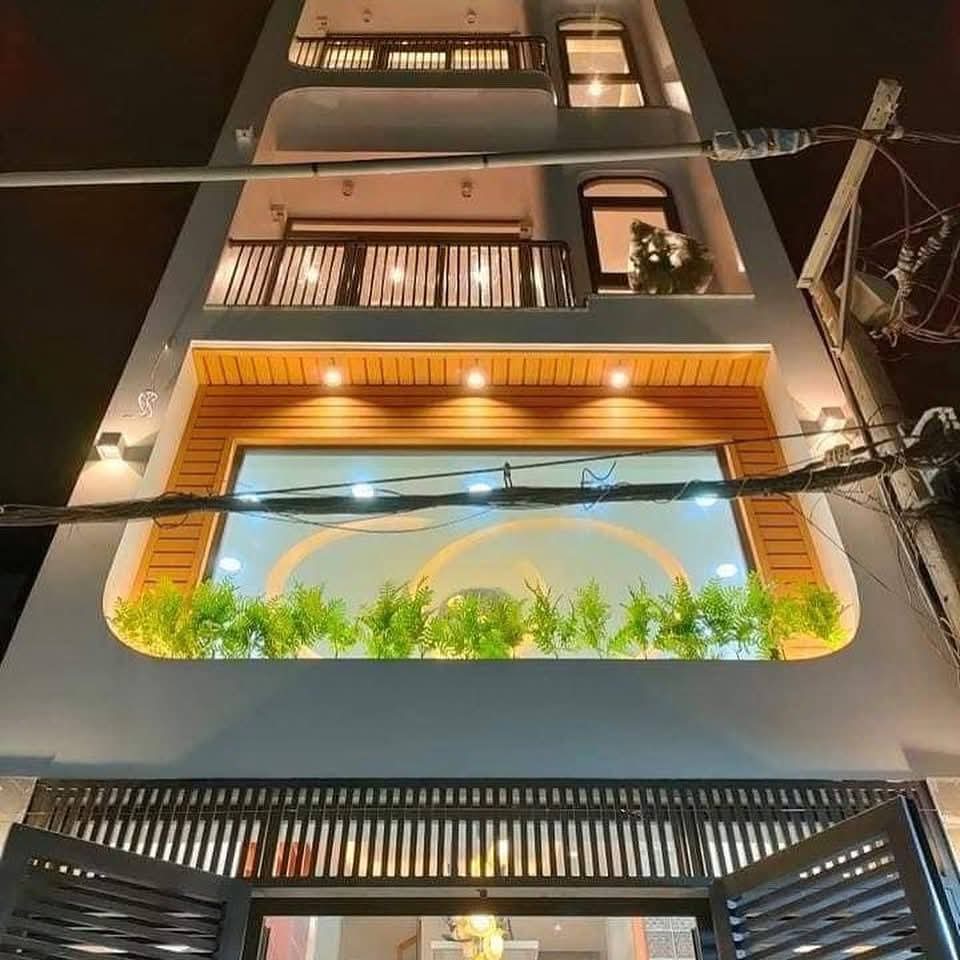 11 TỶ -  7 TẦNG - GARA OTO - THANG MÁY