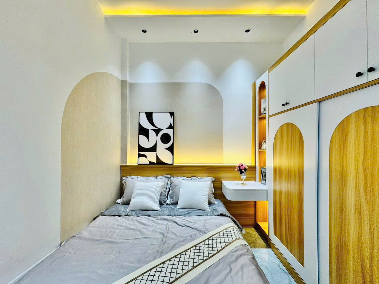 BÁN NHÀ NHỈNH 5 TỶ- SỔ HỒNG RIÊNG 2422323T2