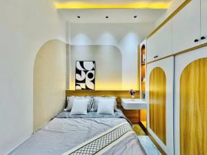 BÁN NHÀ NHỈNH 5 TỶ- SỔ HỒNG RIÊNG FWWW3