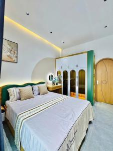 BÁN NHÀ NHỈNH 5 TỶ- SỔ HỒNG RIÊNG RR212