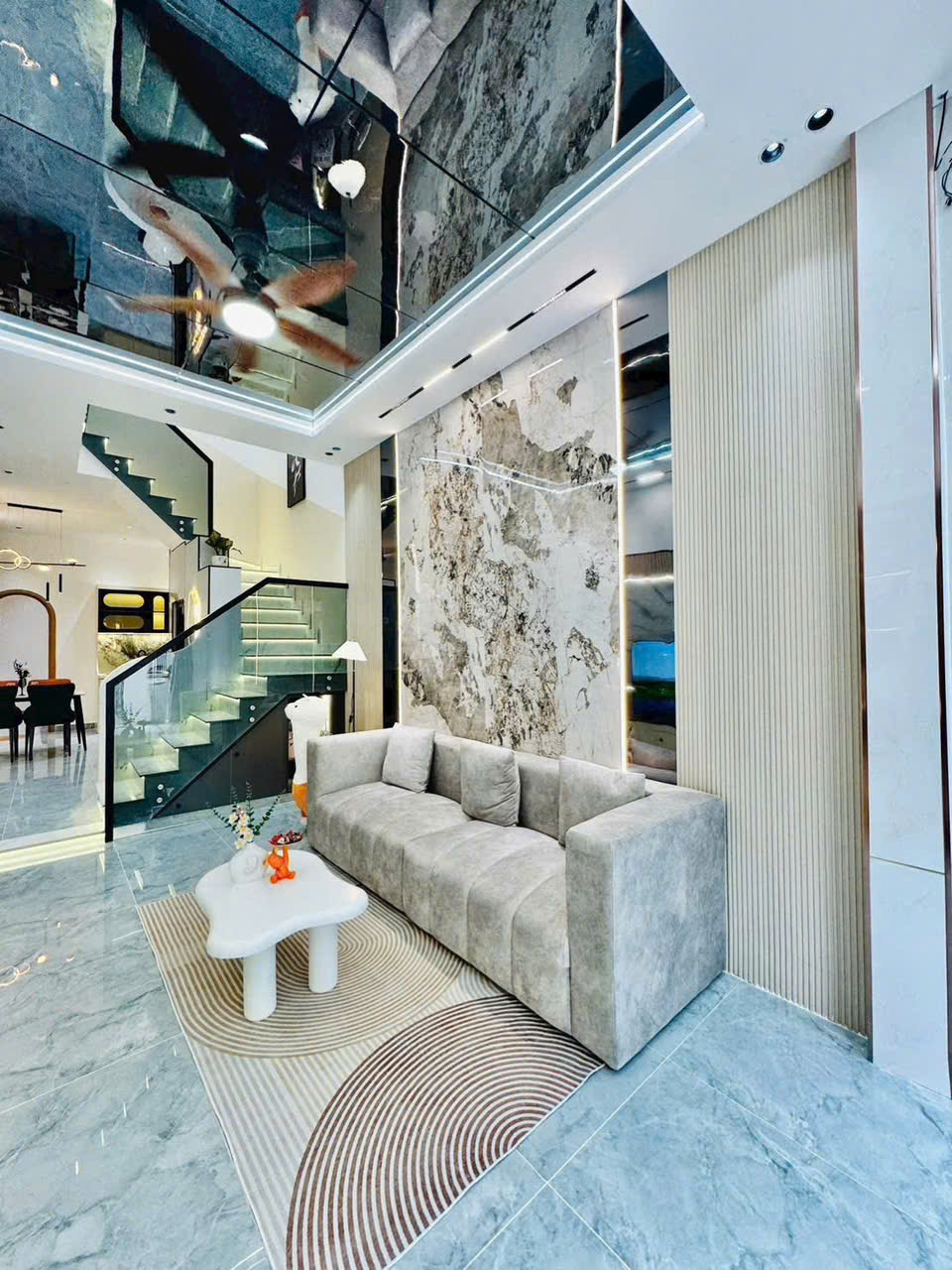 BÁN NHÀ NHỈNH 5 TỶ- SỔ HỒNG RIÊNG kyyiyi777979