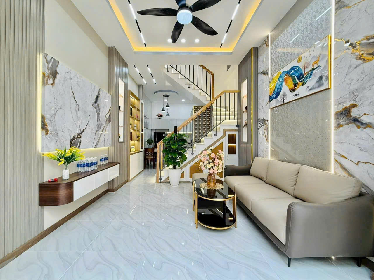 BÁN NHÀ NHỈNH 5 TỶ- SỔ HỒNG RIÊNG ET3q2gqwgq3