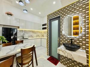 BÁN NHÀ NHỈNH 5 TỶ- SỔ HỒNG RIÊNG 76iykhkhyu