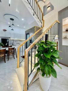 BÁN NHÀ NHỈNH 5 TỶ- SỔ HỒNG RIÊNG ET3q2gqwgq3