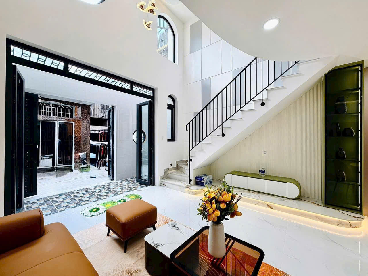 NHANH THÌ CÒN - TÂN BÌNH 2” - 70M2 (4.8x15) A4 - 2 TẦNG, 3 PHÒNG NGỦ (1PN DƯỚI TRỆT), 2WC - SÂN ĐỂ XE RỘNG - HẺM SẠCH, DÂN TRÍ CAO - TẶNG FULL NỘI THẤT XỊN - 5.x TỎI TL