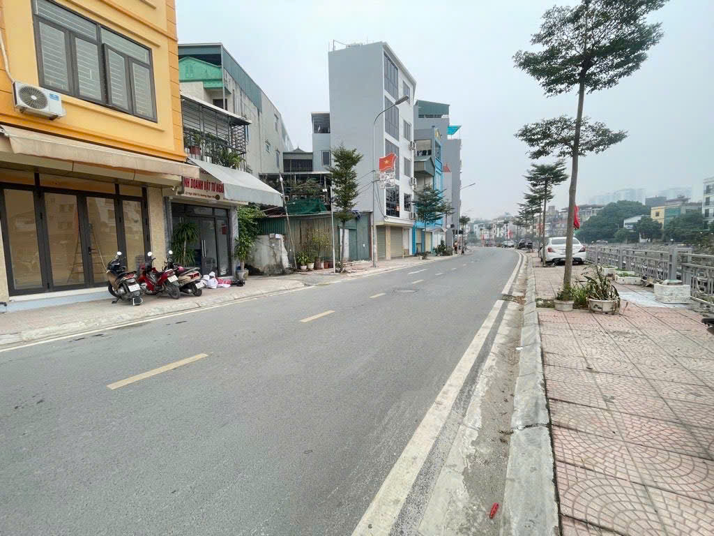 nhà mặt phố  tựu liệt thanh trì 5 tầng, giá 4,2 tỉ