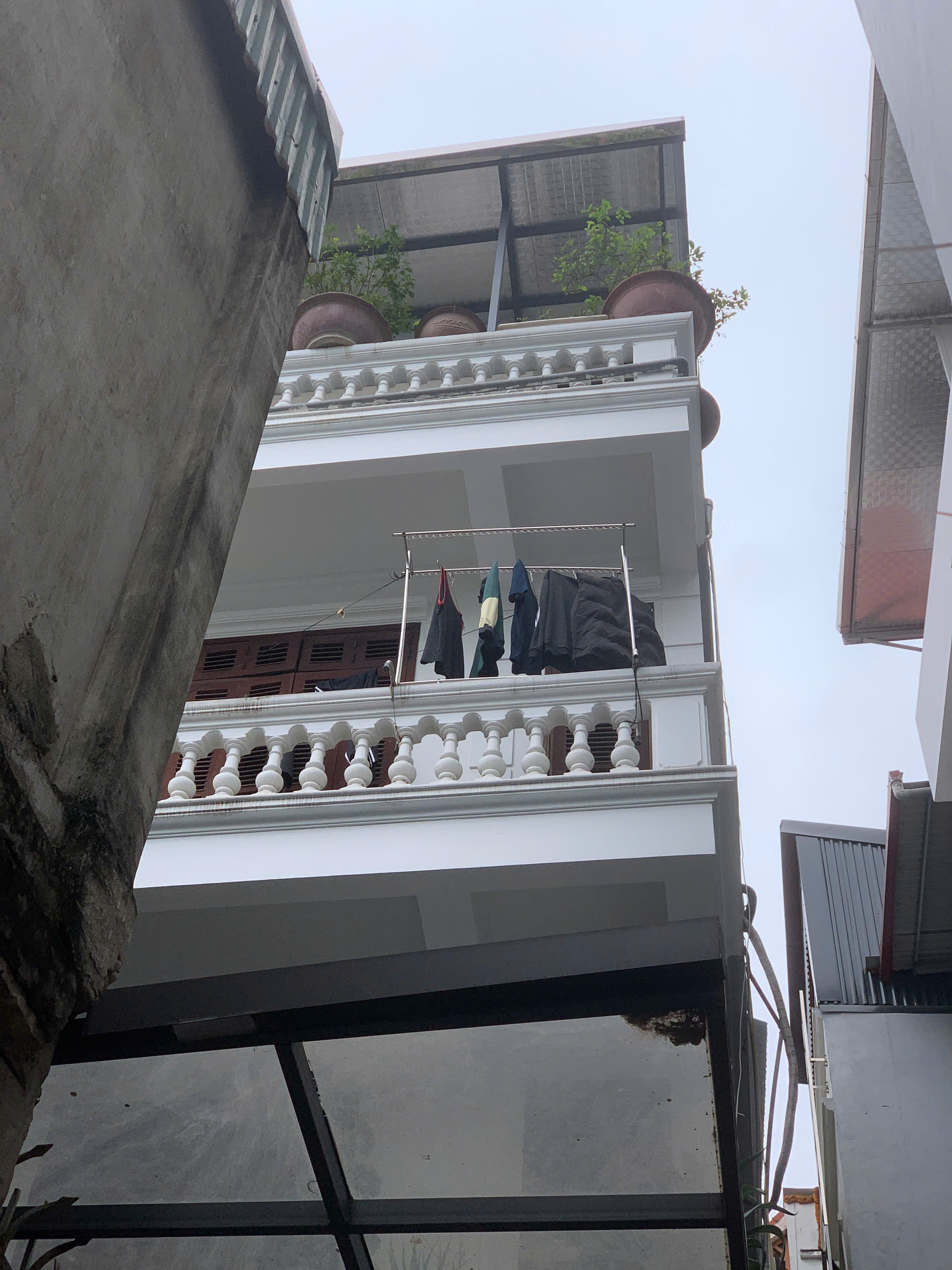 GIẢM CHÀO 200TR - GIÁ MỚI 15.8 TỶ - NHÀ MẶT PHỐ - DÂN XÂY- MẶT TIỀN ĐẸP- SIÊU THOÁNG SÁNG - KINH DOANH ĐỈNH