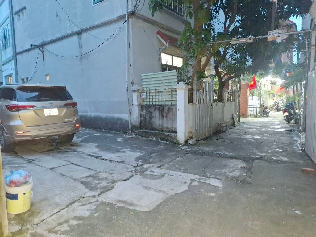 Cần bán nhà Đặng Văn Ngữ - Đống Đa, DT33M, 4T, Gía 9.45 tỷ.