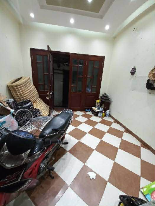 Bán nhà quận Hai Bà Trưng, giá chỉ nhỉnh hơn 10 tỷ, cách 10m ra ngõ ô tô