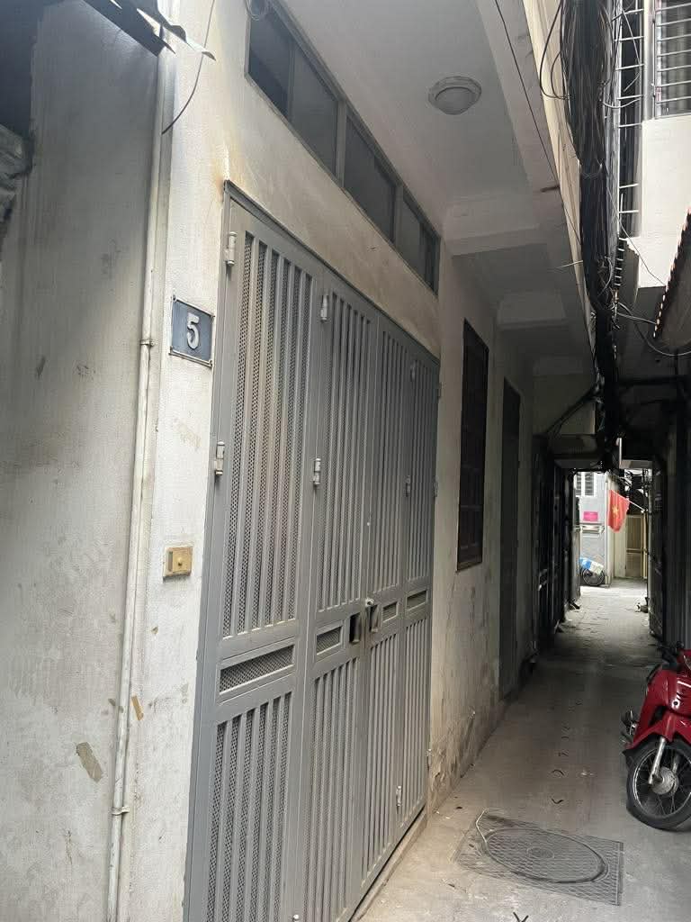 Bán nhà quận Hai Bà Trưng, giá chỉ nhỉnh hơn 10 tỷ, cách 10m ra ngõ ô tô