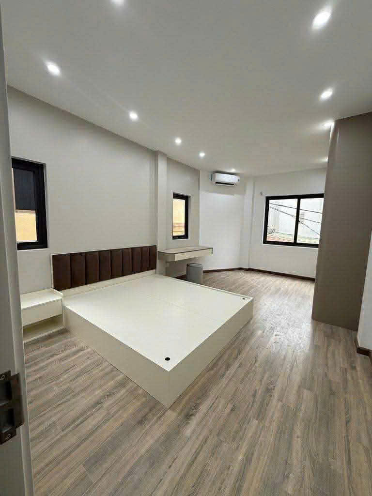 THANG MÁY, GẦN CHỢ, BỆNH VIỆN LỚN, Tứ Hiệp Thanh Trì Nhà Mới 40m²x 6 tầng, nhỉnh 8 tỷ.