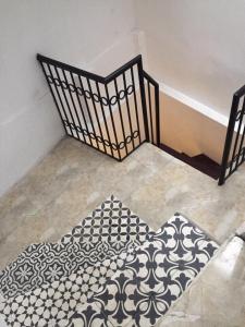 ực hiếm! Nhà Hoàng Quốc Việt, ngõ thông, ô tô đỗ, cực gần phố, ở/kinh doanh, thang máy