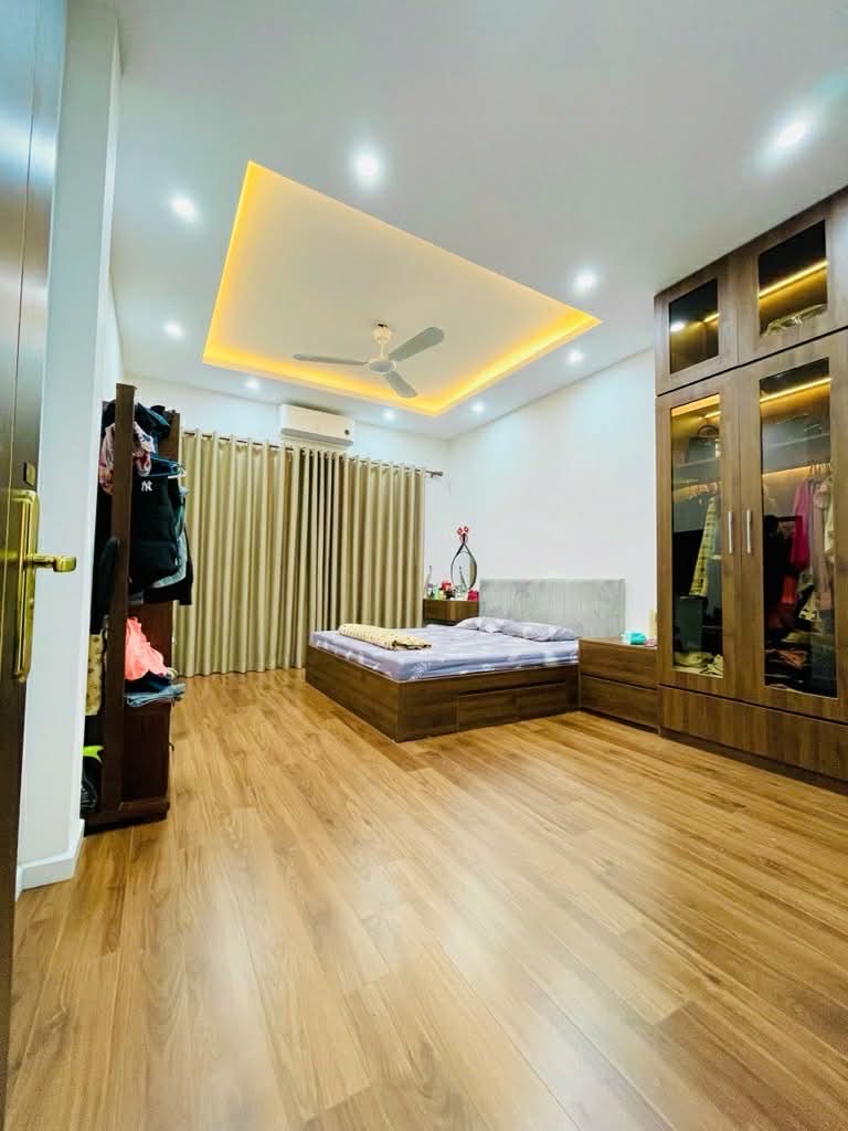 PHỐ THANH NHÀN, DT38M2, GẦN HỒ, CÔNG VIÊN, 5 TẦNG, MT4.7M, GIÁ NHỈNH 7 TỶ.