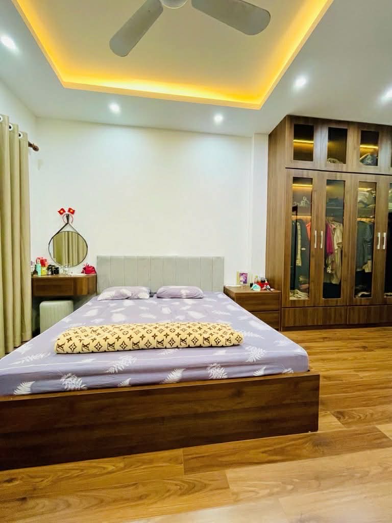 PHỐ THANH NHÀN, DT38M2, GẦN HỒ, CÔNG VIÊN, 5 TẦNG, MT4.7M, GIÁ NHỈNH 7 TỶ.