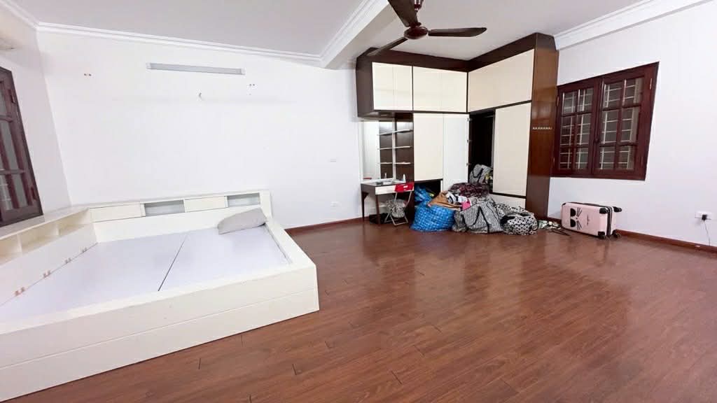 CẦN BÁN NHÀ PHỐ LÒ ĐÚC, HBT ,DT 79M2 X 5 TẦNG NỞ HẬU, 10M RA MẶT PHỐ, GIÁ NHỈNH 13TỶ