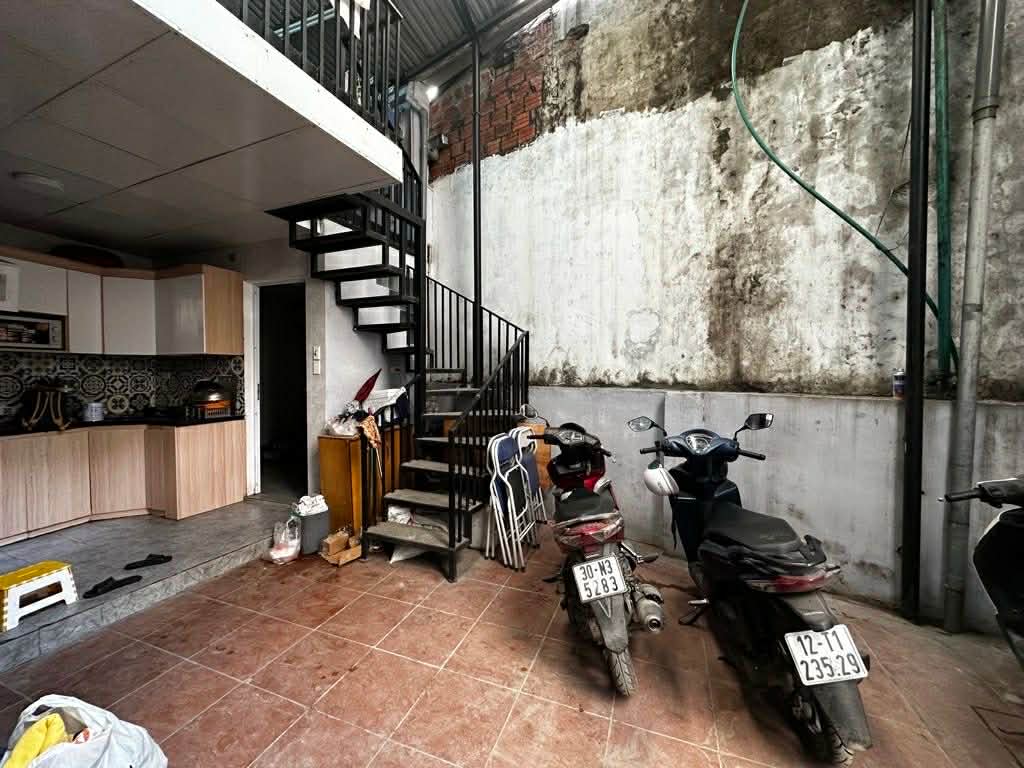 NHÀ PHỐ TÂN MAI, GẦN ĐƯỜNG, DT 99M2, GẦN CHỢ, GIÁ CỰC KỲ MỀM 9.9 TỶ