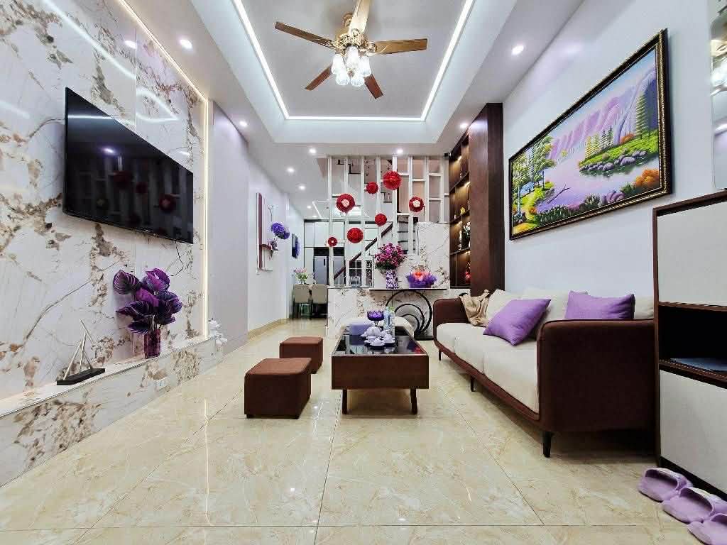 NHÀ PHỐ HỒNG MAI, GẦN PHỐ, DT 40M2, MT3.7, FULL NỘI THẤT, 5TẦNG, GIÁ 9.xTỶ