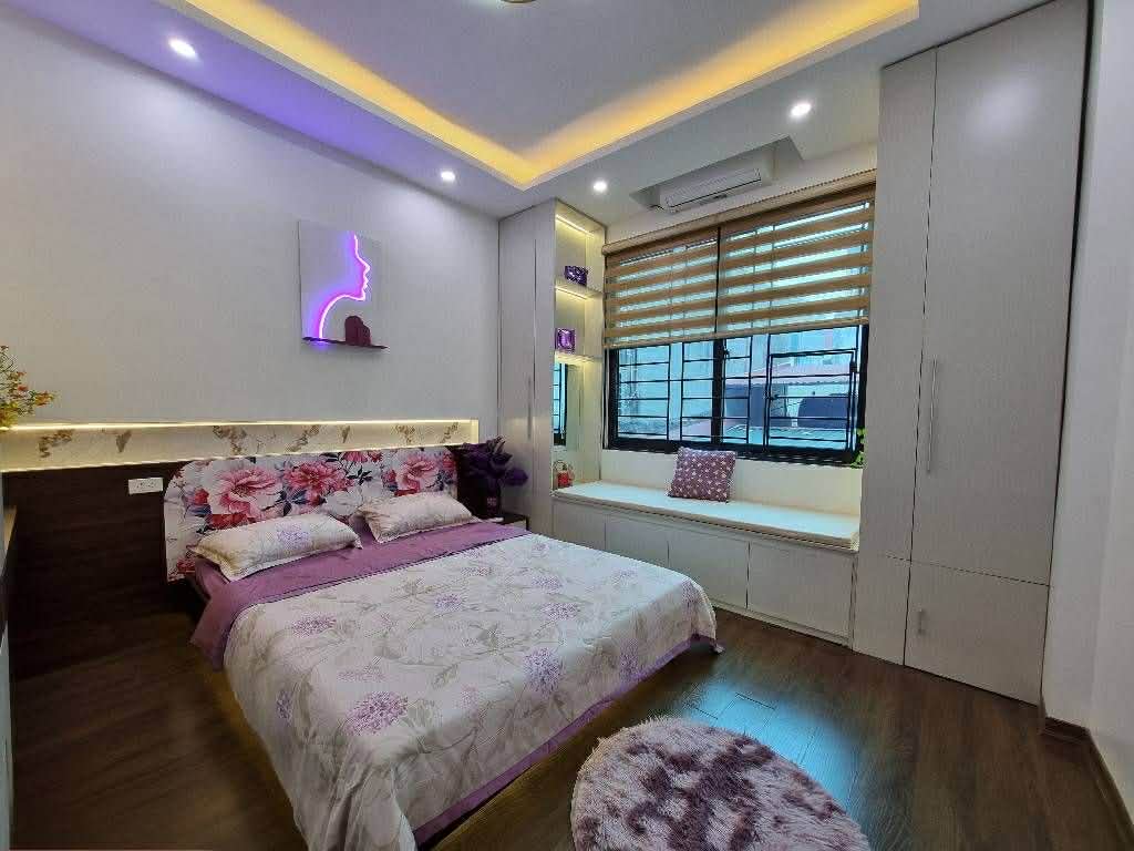 NHÀ PHỐ HỒNG MAI, GẦN PHỐ, DT 40M2, MT3.7, FULL NỘI THẤT, 5TẦNG, GIÁ 9.xTỶ