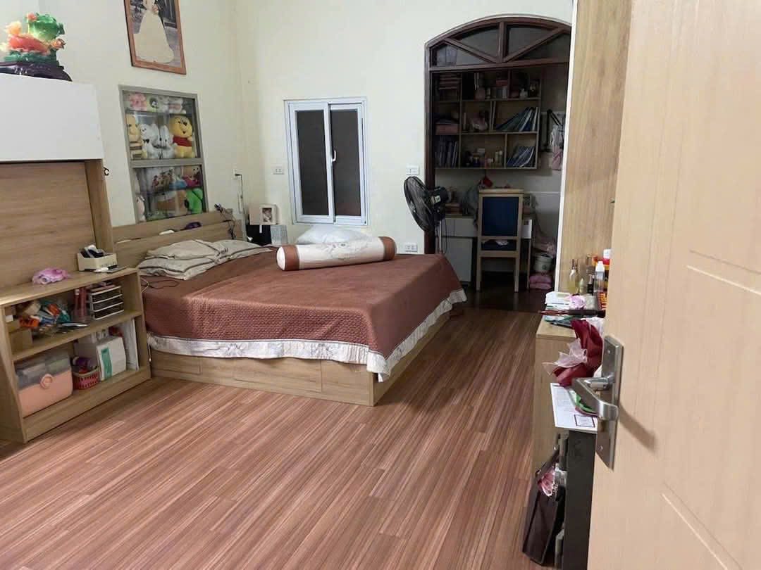 BÁN NHÀ DÂN XÂY CHẮC CHẮN, NGÕ VF3 TRÁNH XE MÁY - 10m RA Ô TÔ