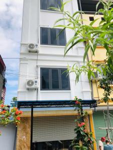 Bán nhà diện tích sổ 32m2, thực tế sử dụng 37m2, 5 tầng, mặt tiền 4.1m, sâu  7.9m tại Bồ Đề, Long Biên, Hà Nội